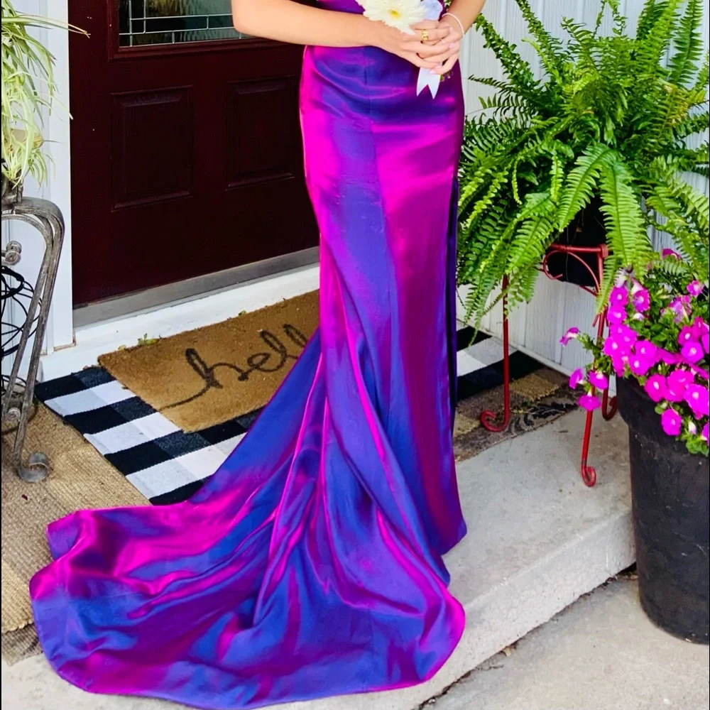 Sherri Hill 00 Iridescent dress - Picture 2 of 3
